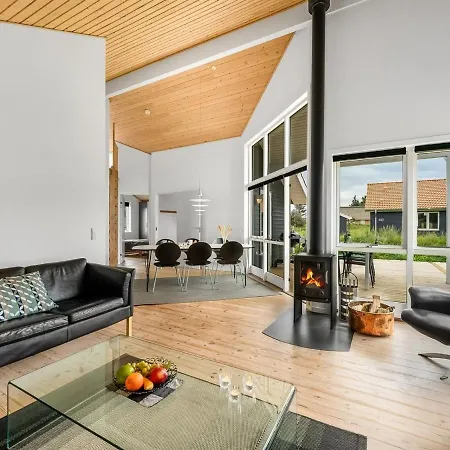 Sylwia - 900m From The Sea In Western Jutland By Interhome Ulfborg
